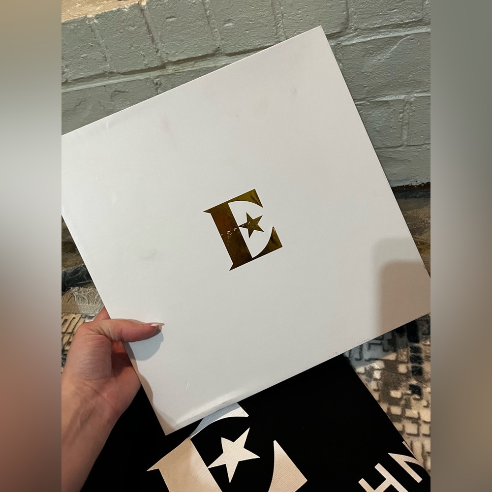 ELTON JOHN VIP BUNDLE - Picture 8 of 9